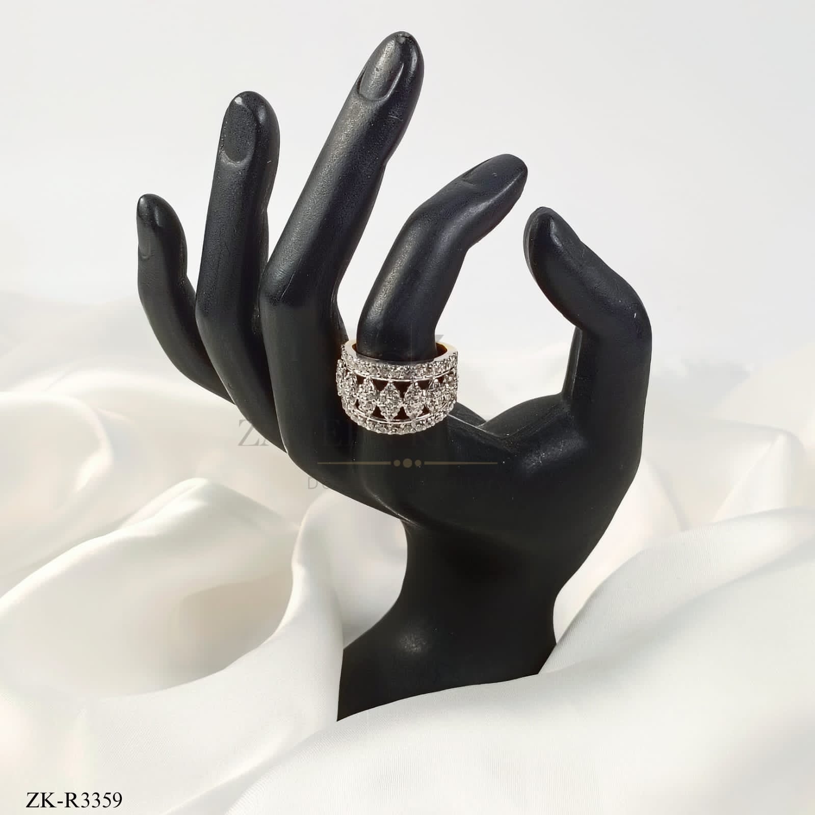 925 ZIRCONIAN SILVER RING