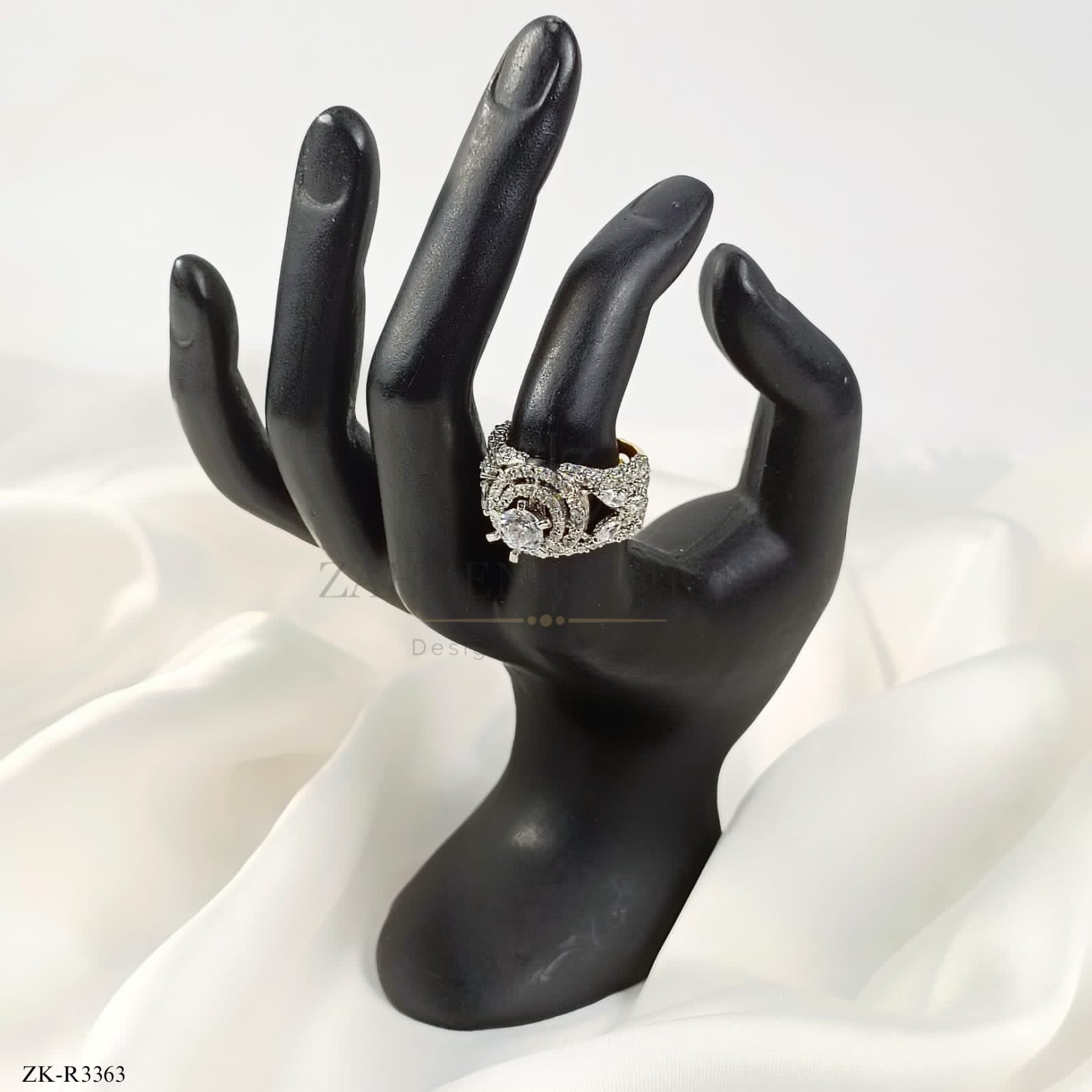 925 ZIRCONIAN SILVER RING