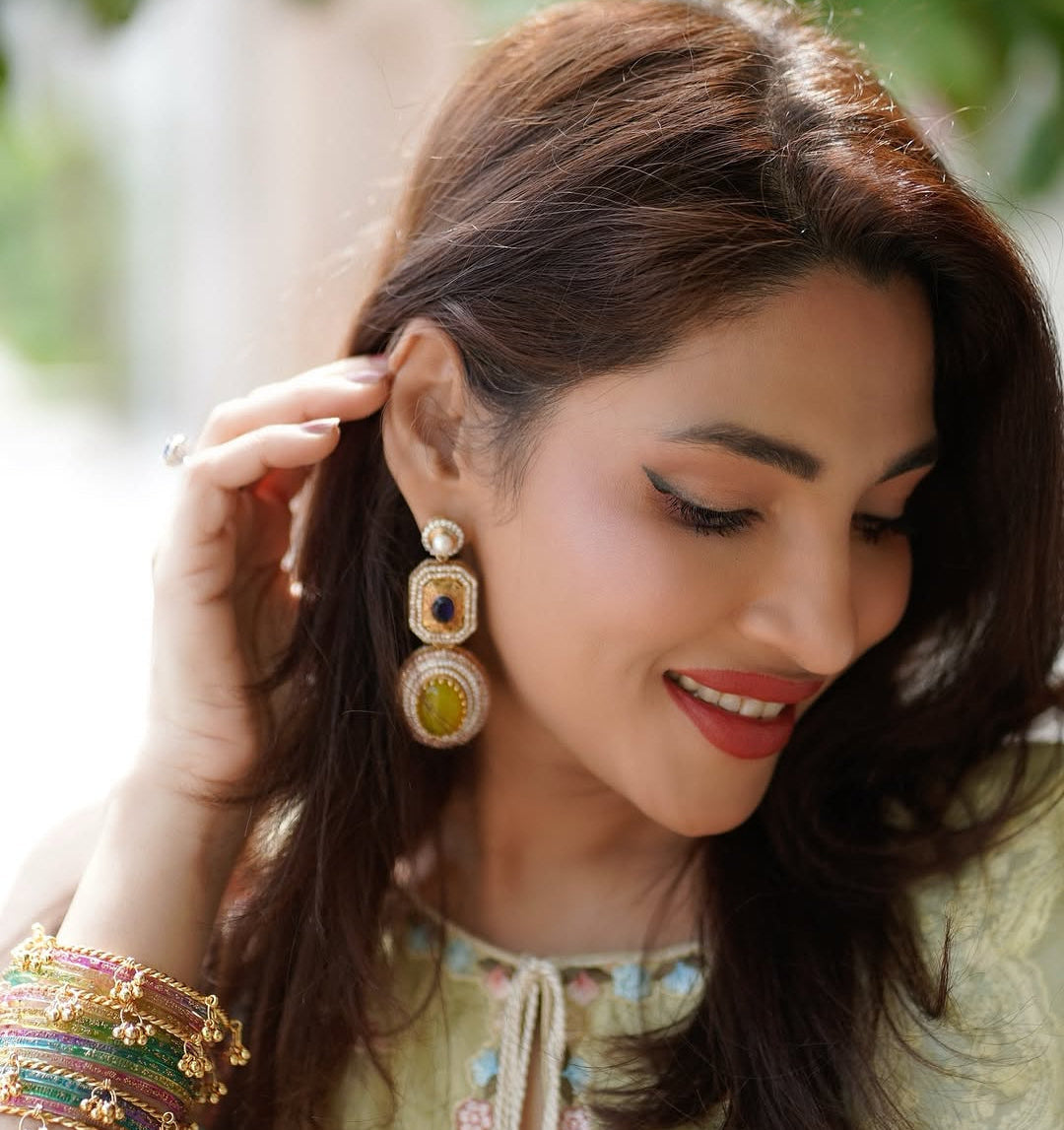 Zhalay Earrings: A Timeless Expression of Grace and Radiance