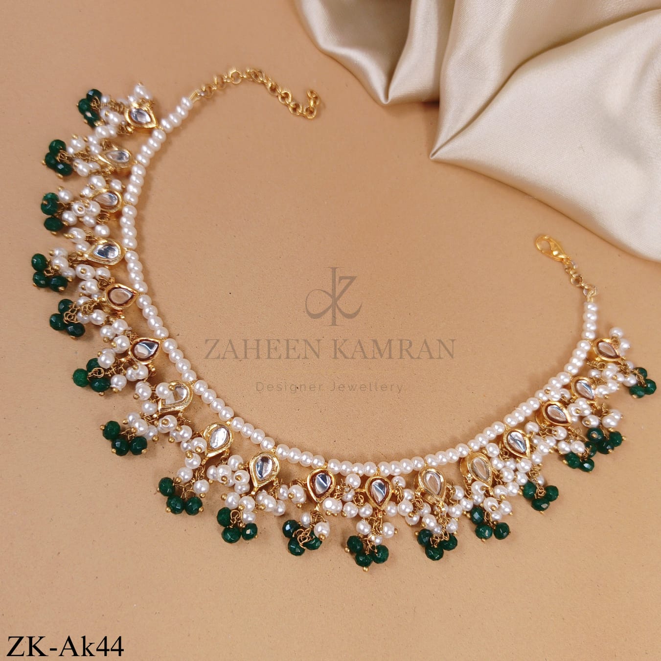 GOLD EMERALD ANKLE WITH KUNDAN AND PEARLS