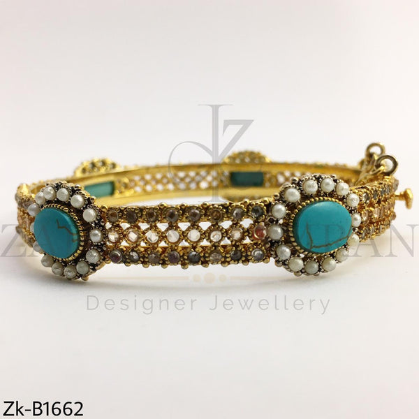 Feroza pearl bangle