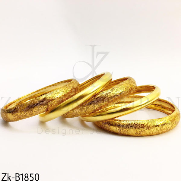 Textured glossy bangles