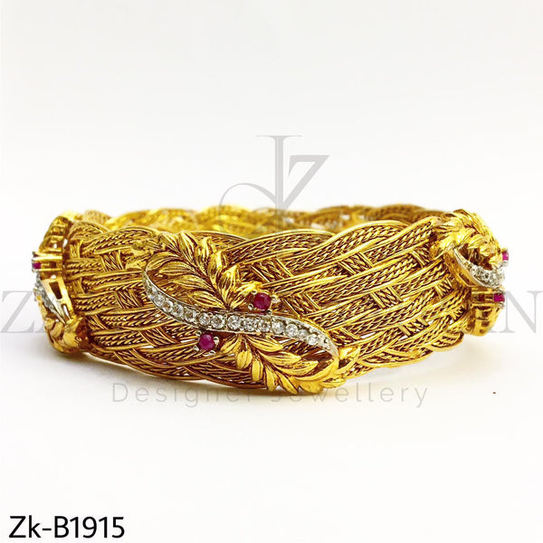 Twisted detailed bangle