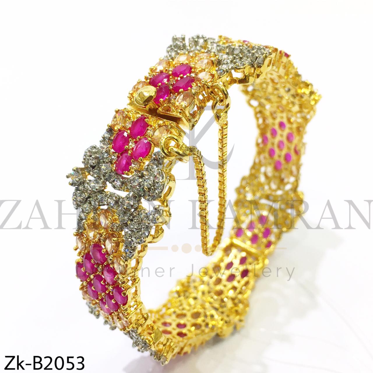Stylish cut bangle