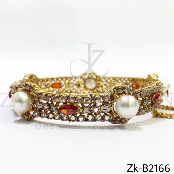 Trendy bangle