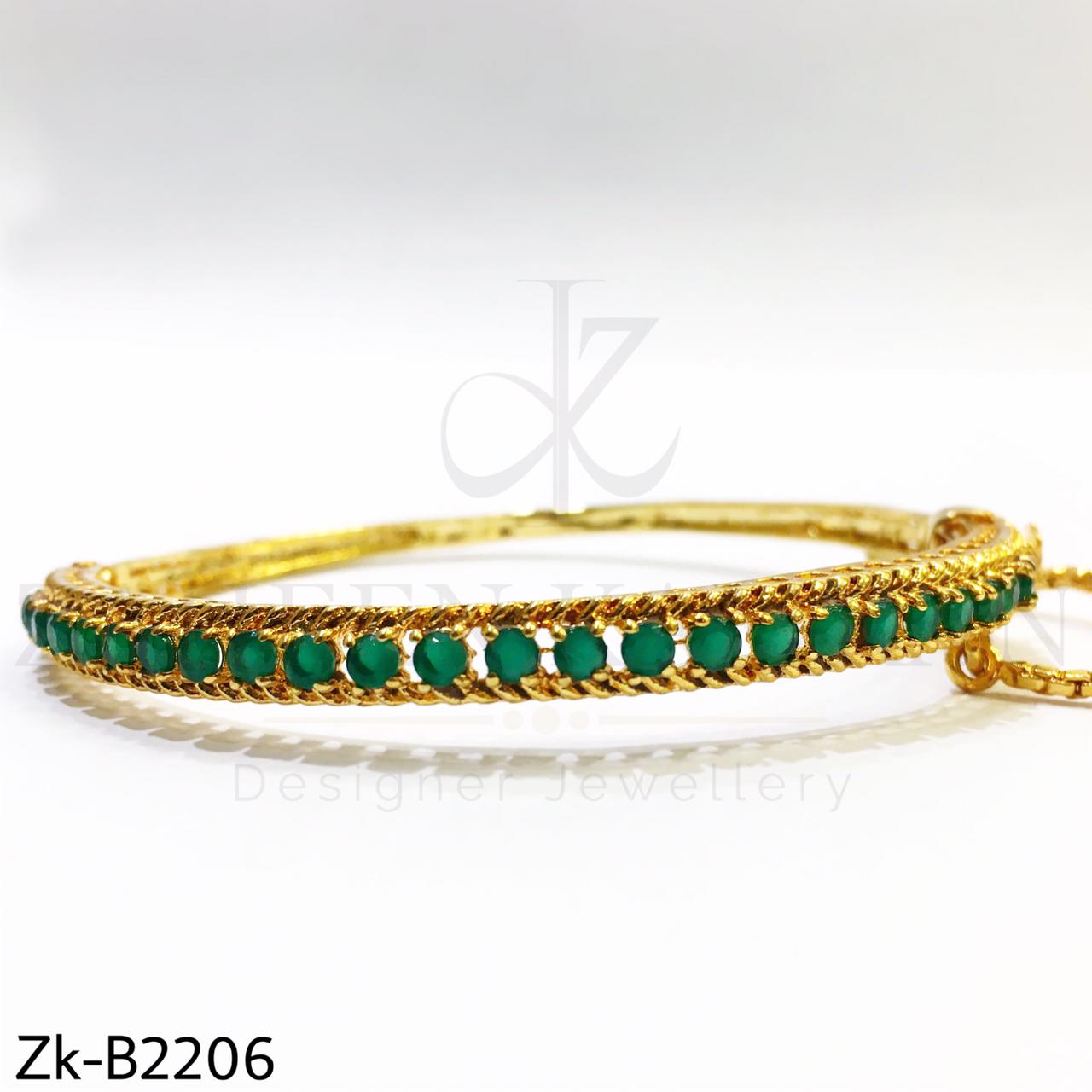 Emerald sleek bangle