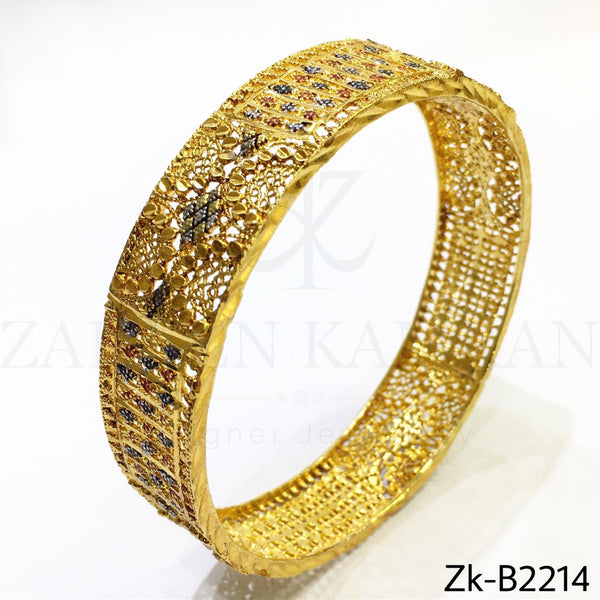 Detailed bangle