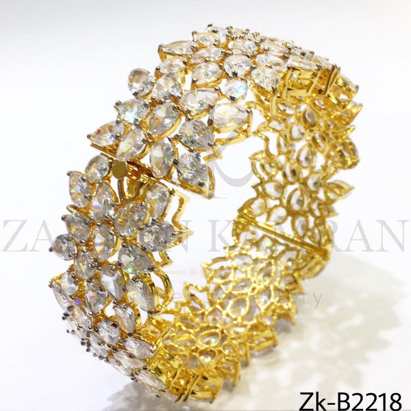 Elegant bangle