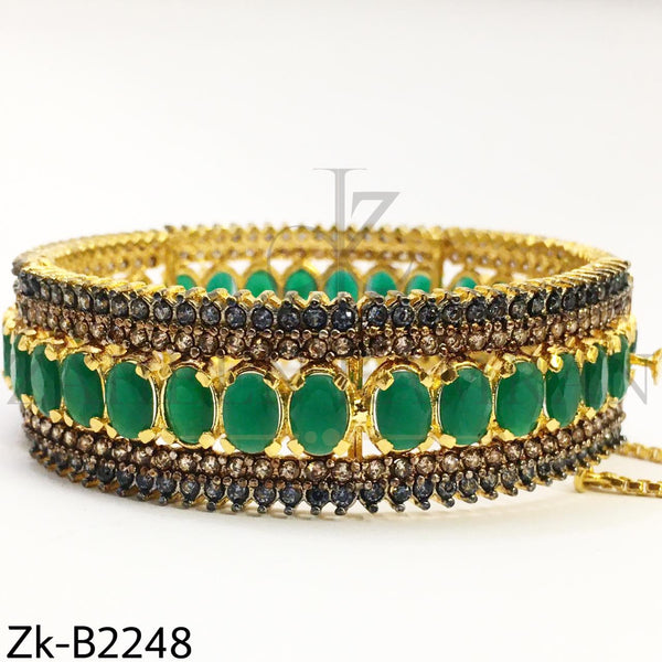 Emerald stylish bangle