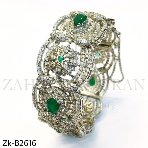 Glorious emerald bangle