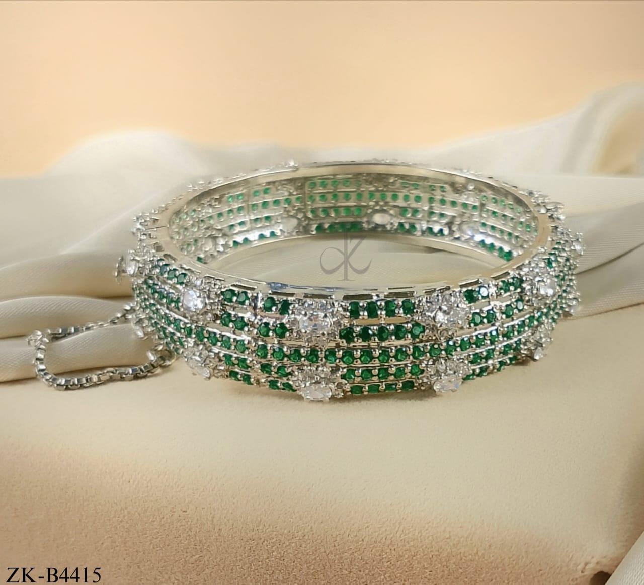EMERALD SILVER BANGLE