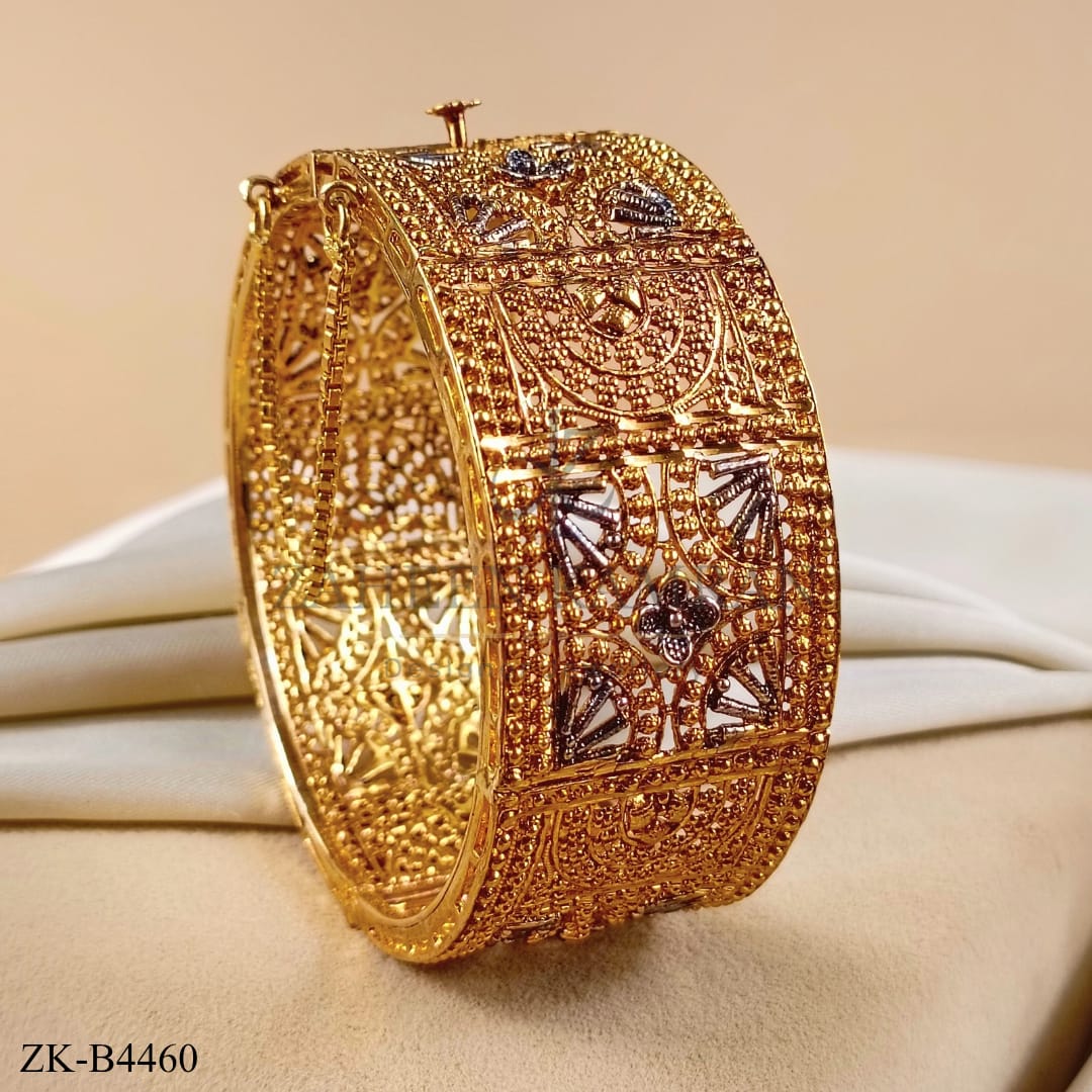 ANTIQUE BANGLE