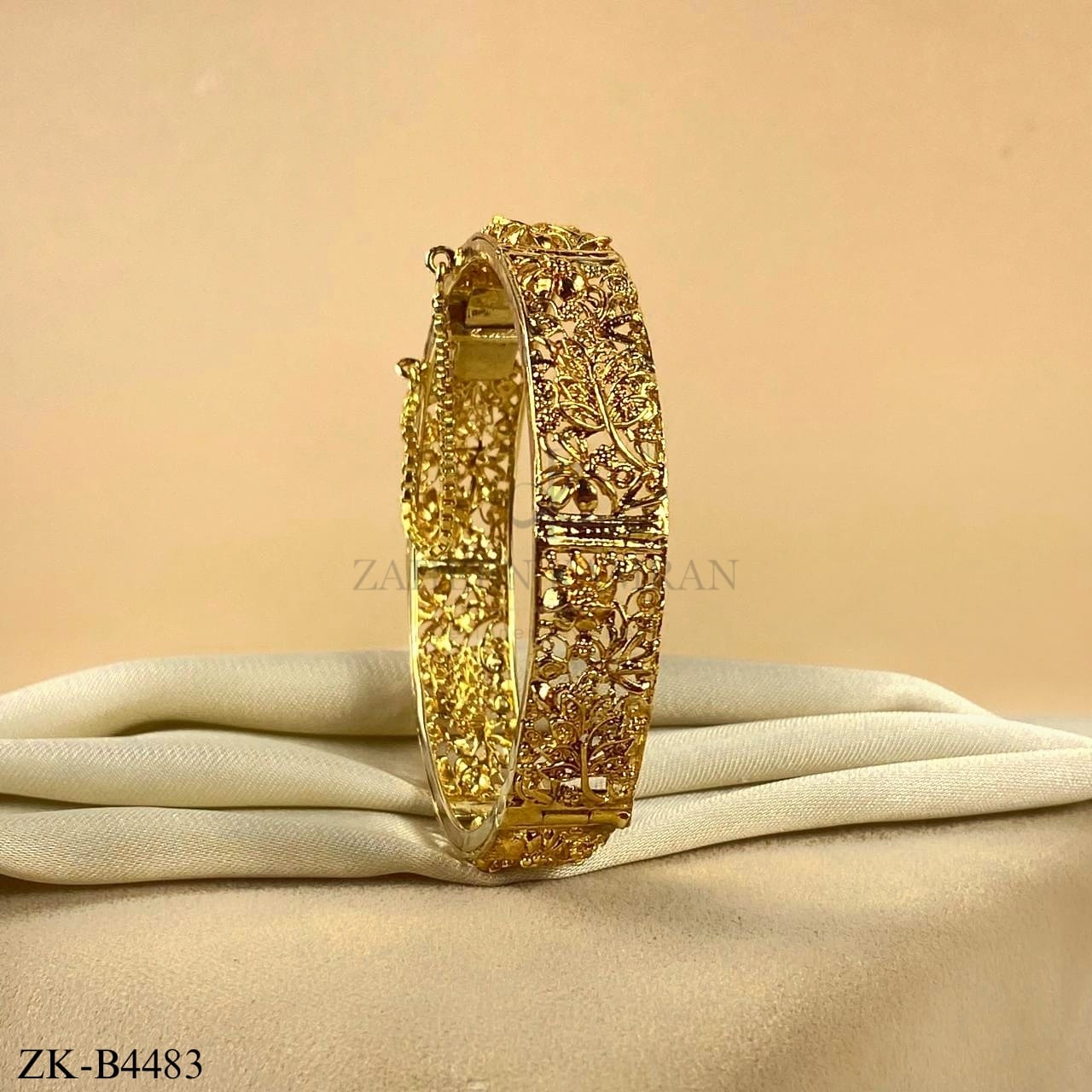 ANTIQUE BANGLE