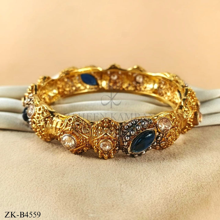 ANTIQUE SAPPHIRE BANGLE
