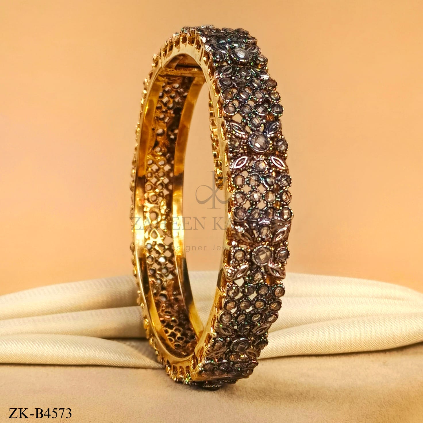 ANTIQUE POLKI BANGLE