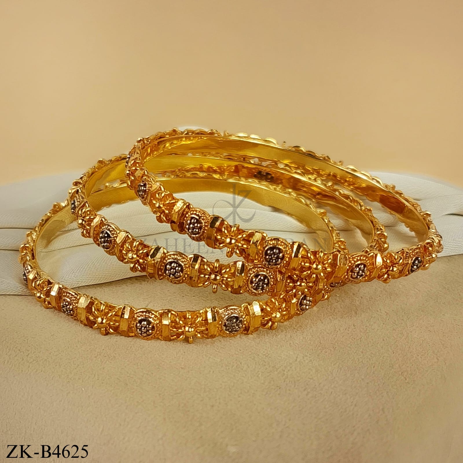 ANTIQUE FLORET BANGLES