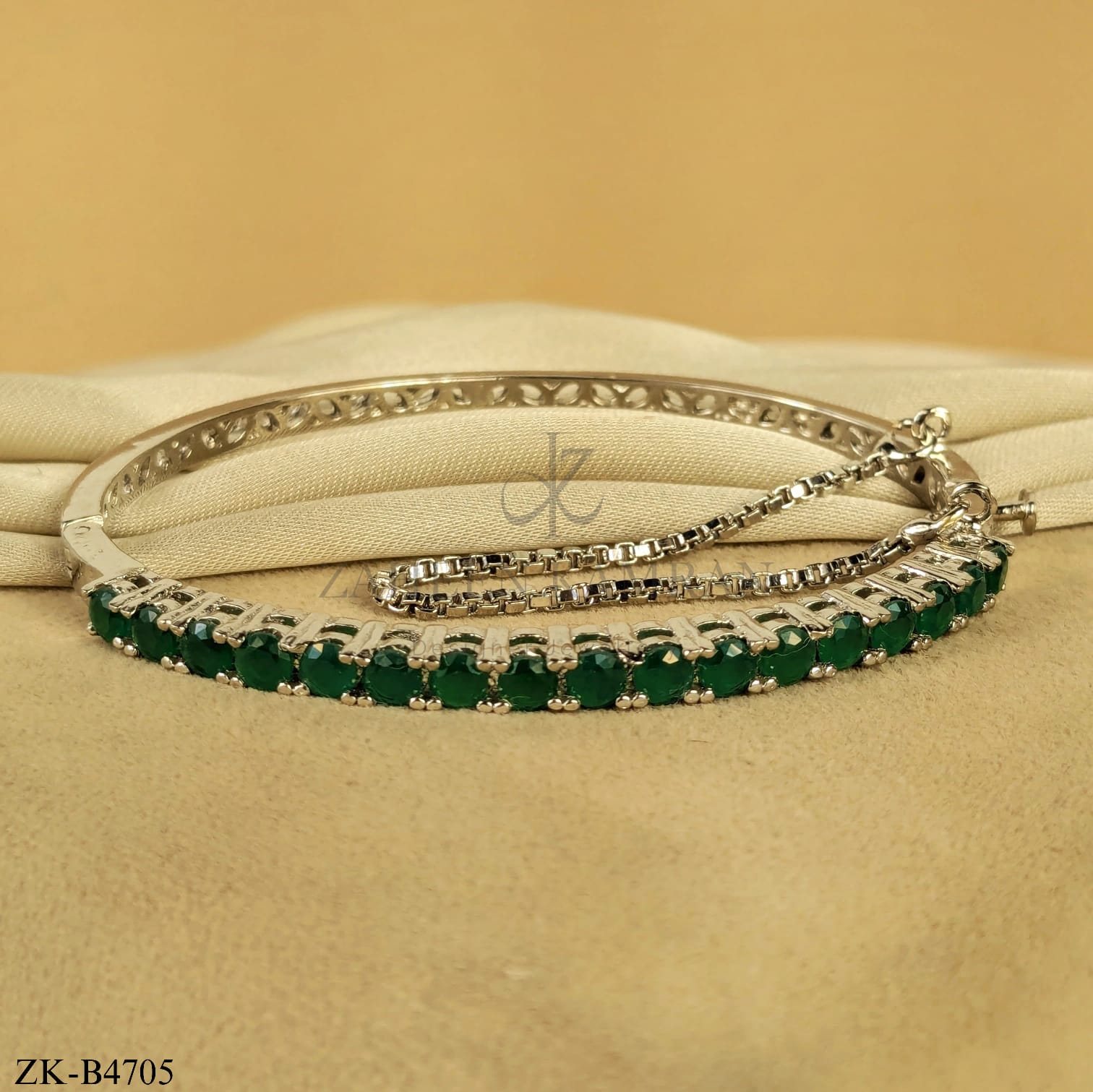 EMERALD BANGLE