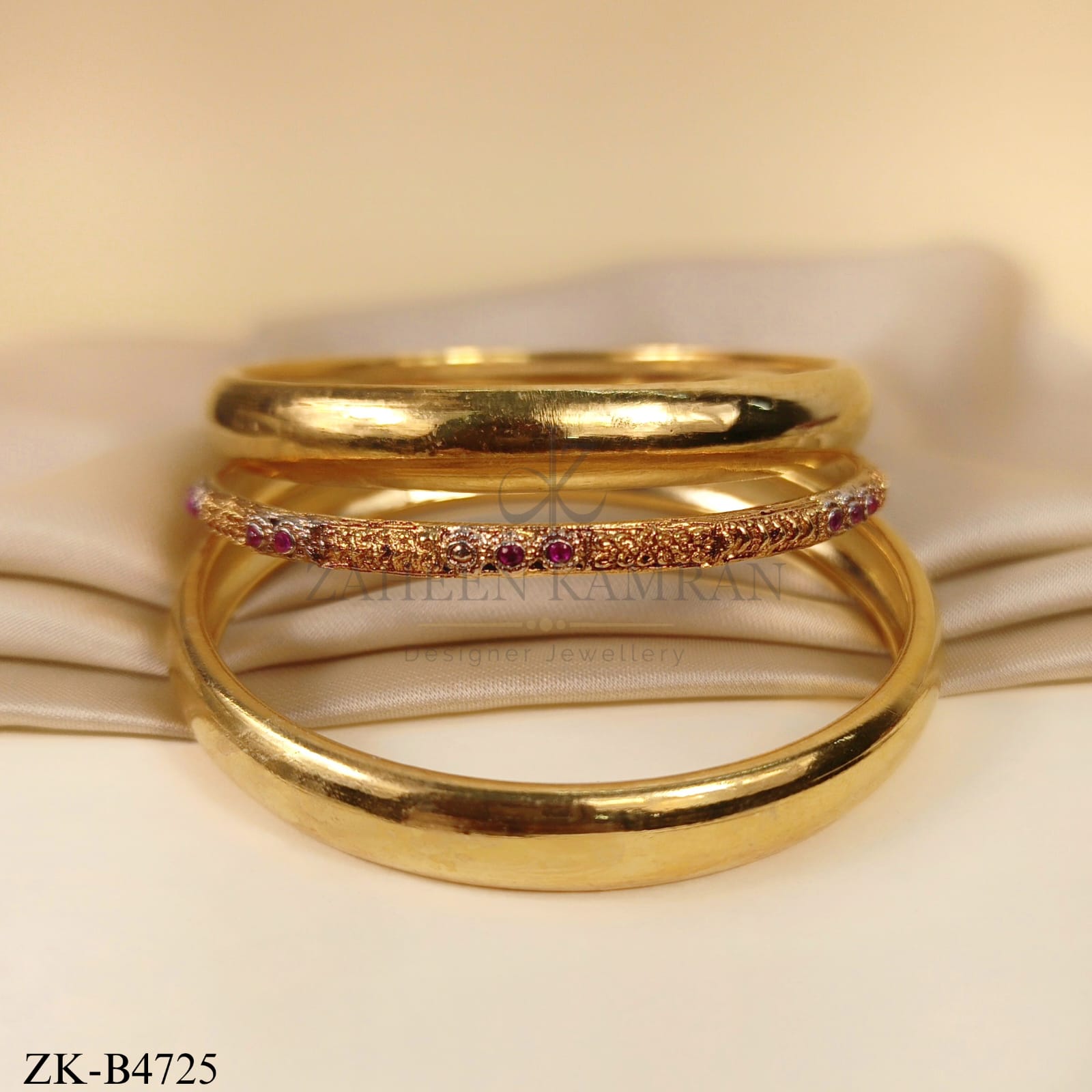 RUBY SMOOTH BANGLES