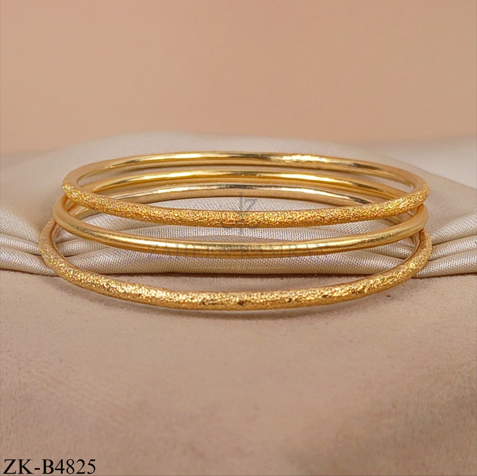 SMOOTH BANGLES