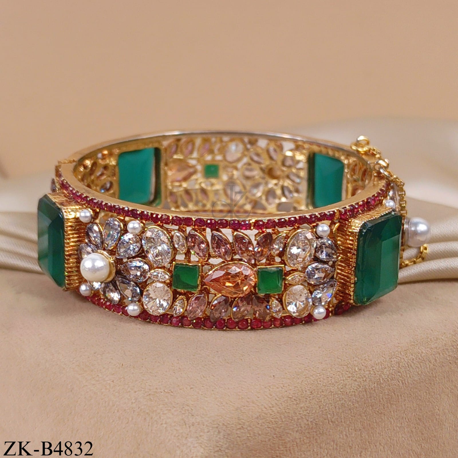 EMERALD BANGLE