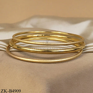 GOLDEN TEXTURE SLIM BANGLES
