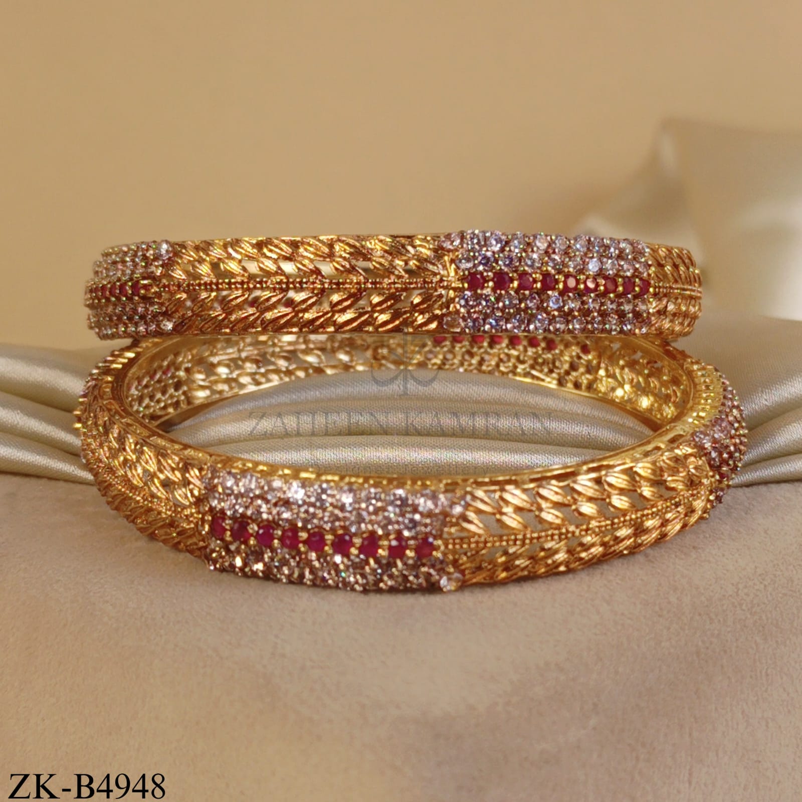 GOLD TONE RUBY LEAF PATTERN BANGLES
