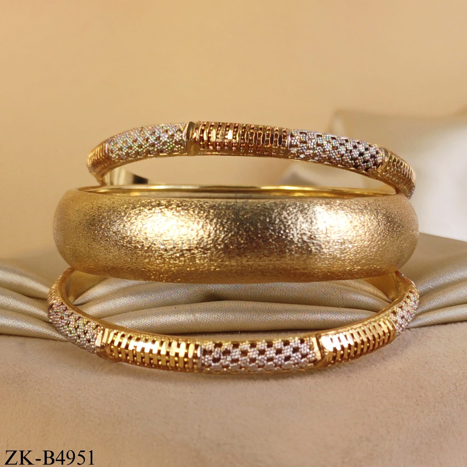 GOLD TONE WIDE MATTE AND LATTICE WORK BANGLES