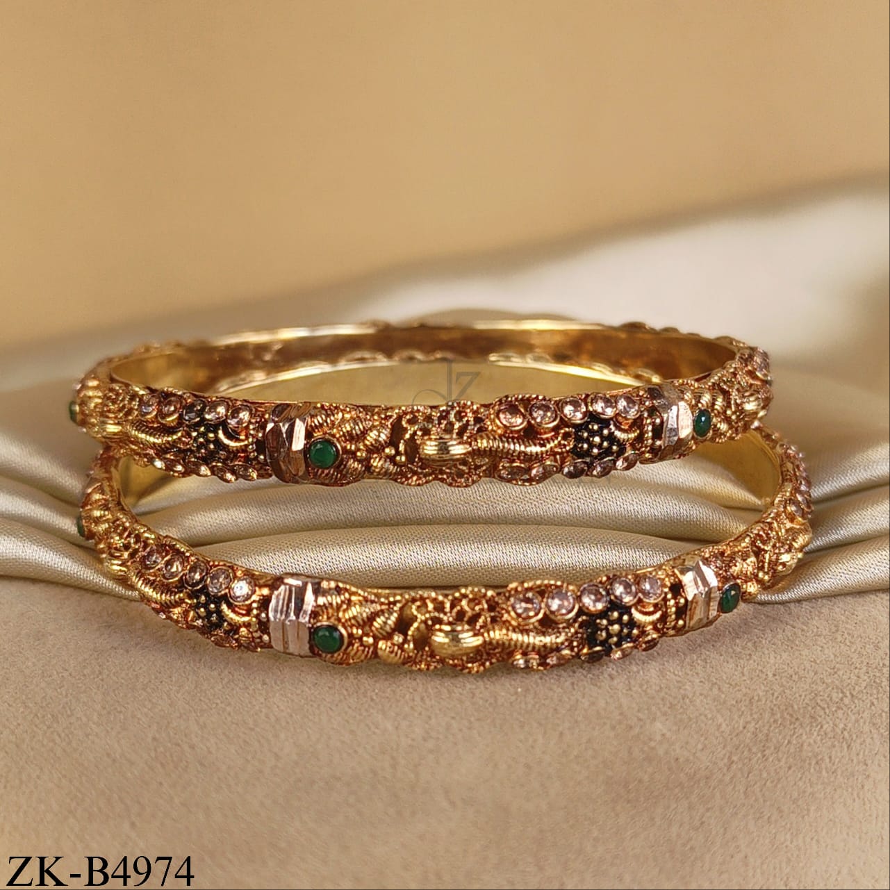 EMERALD POLKI BANGLES