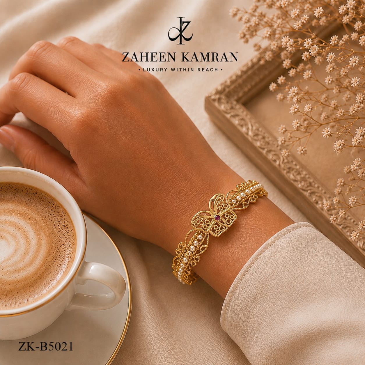 GOLDEN BUTTERFLY BANGLE