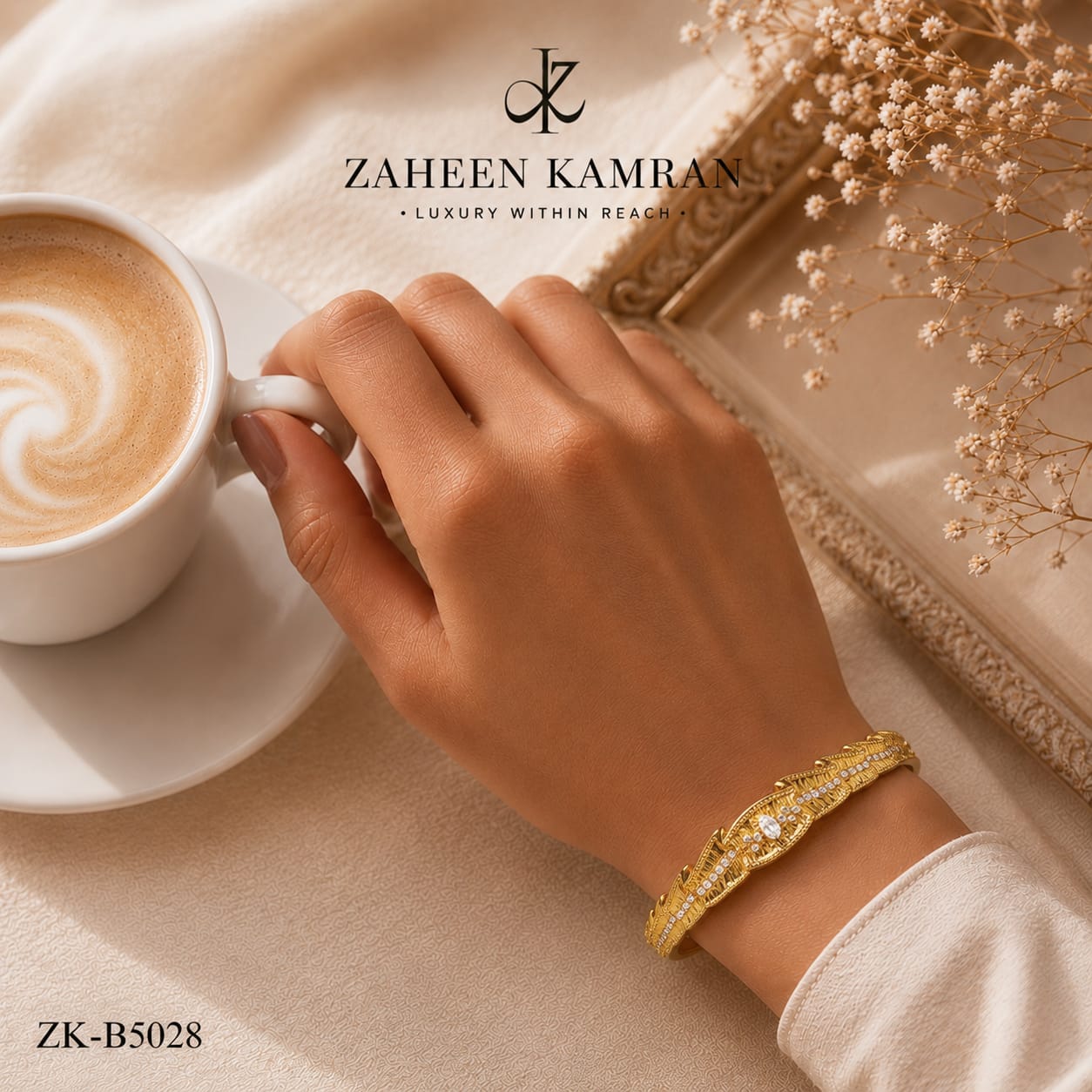 GOLDEN WAVE BANGLE