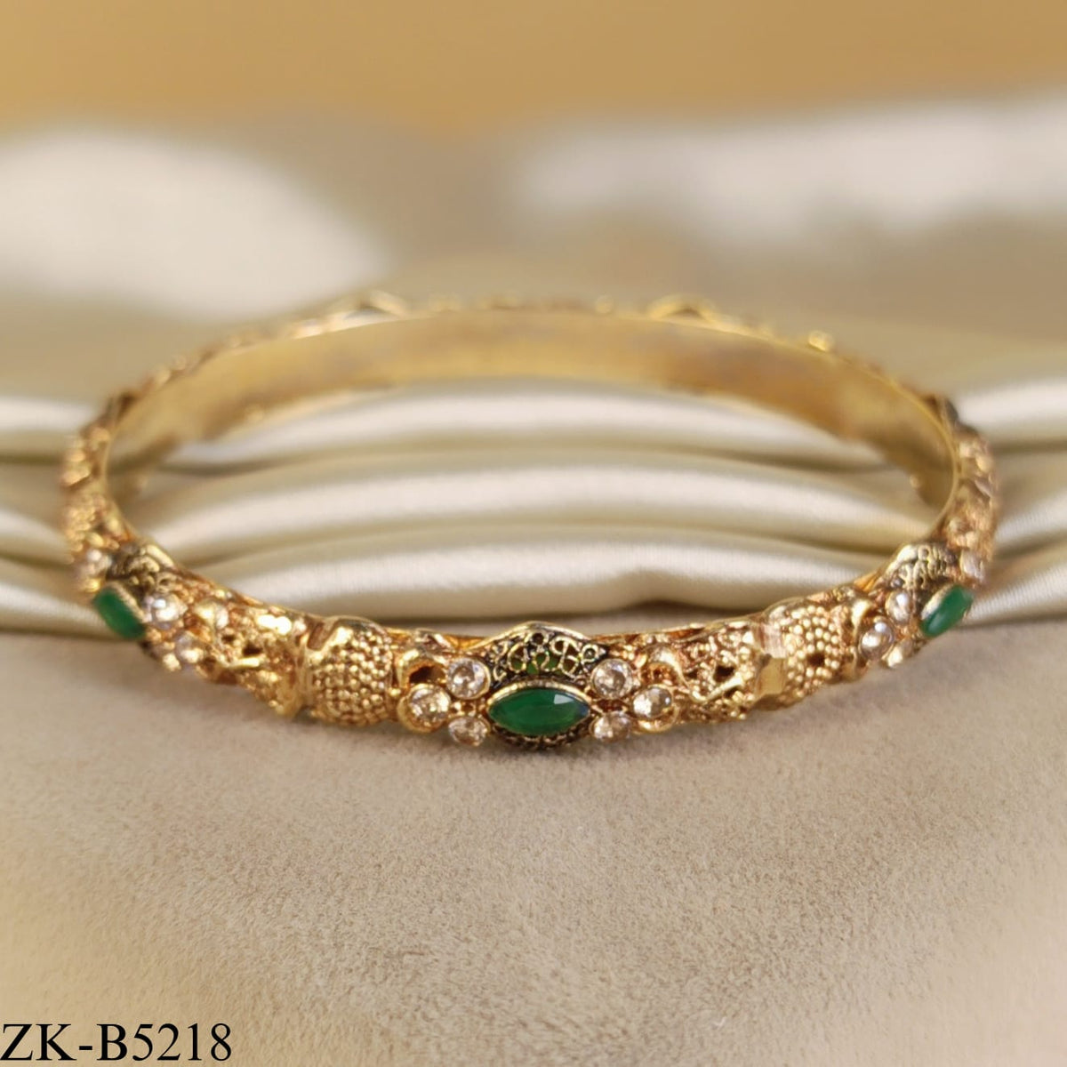 ANTIQUE EMERALD BANGLE