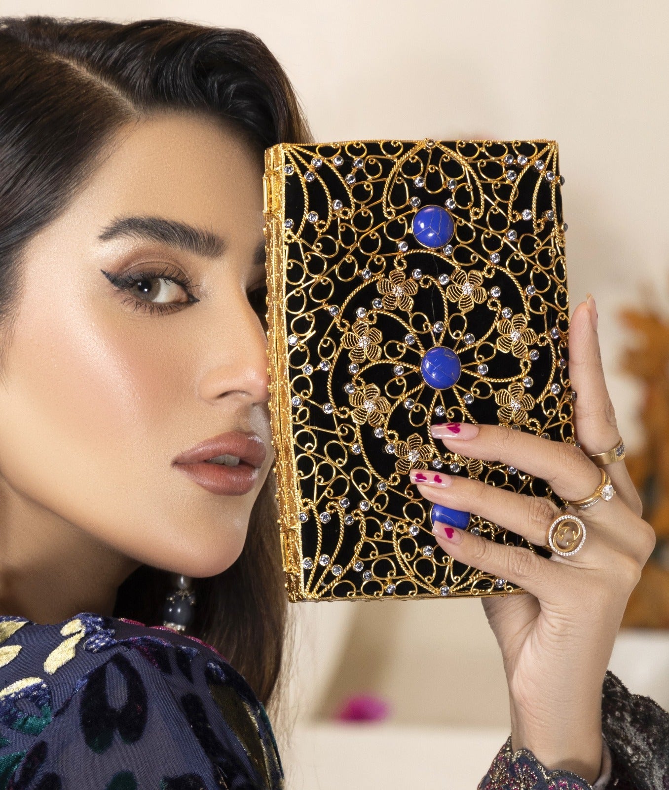 ANTIQUE FLORENCE CLUTCH