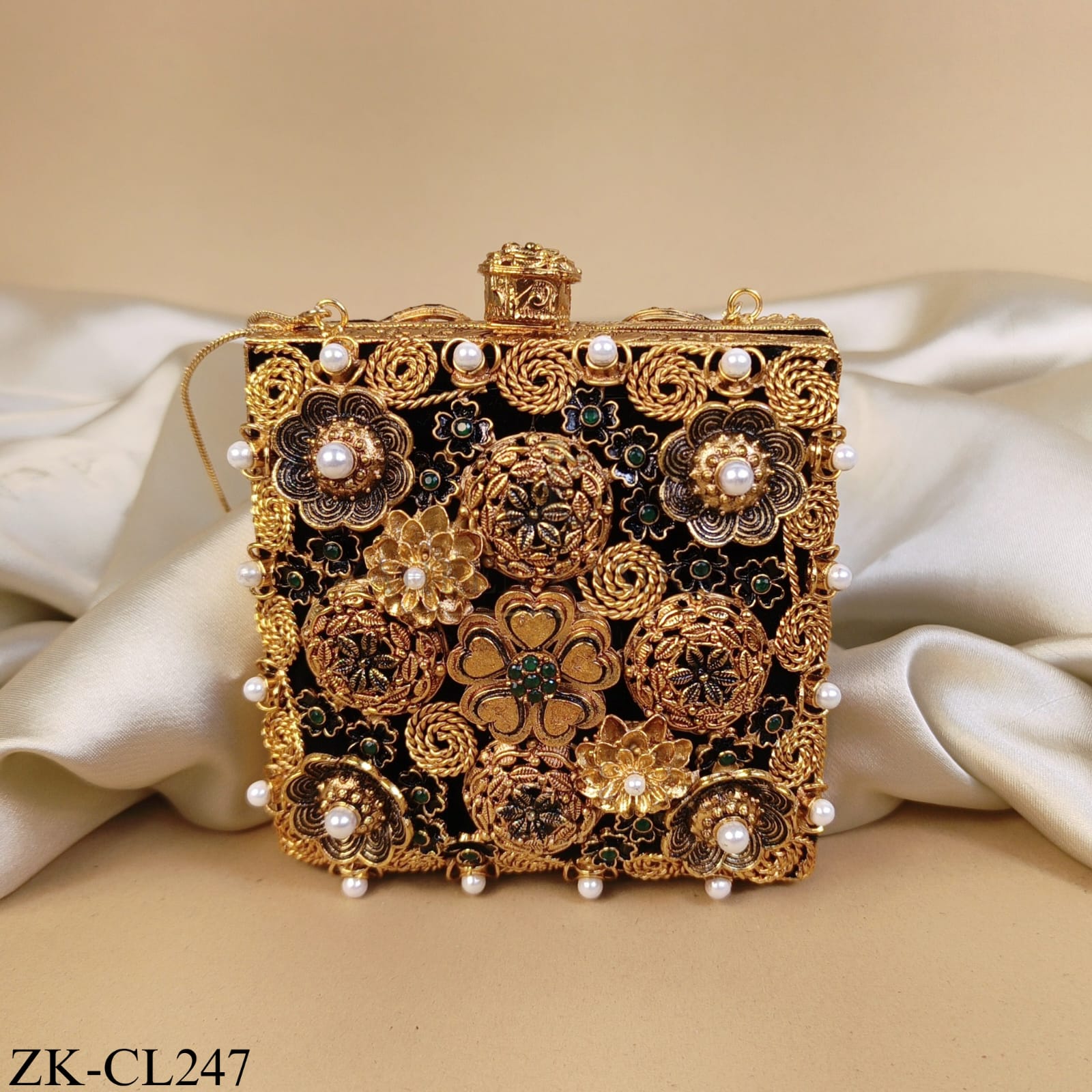 ANTIQUE ORNATE FLORAL CLASP CLUTCH