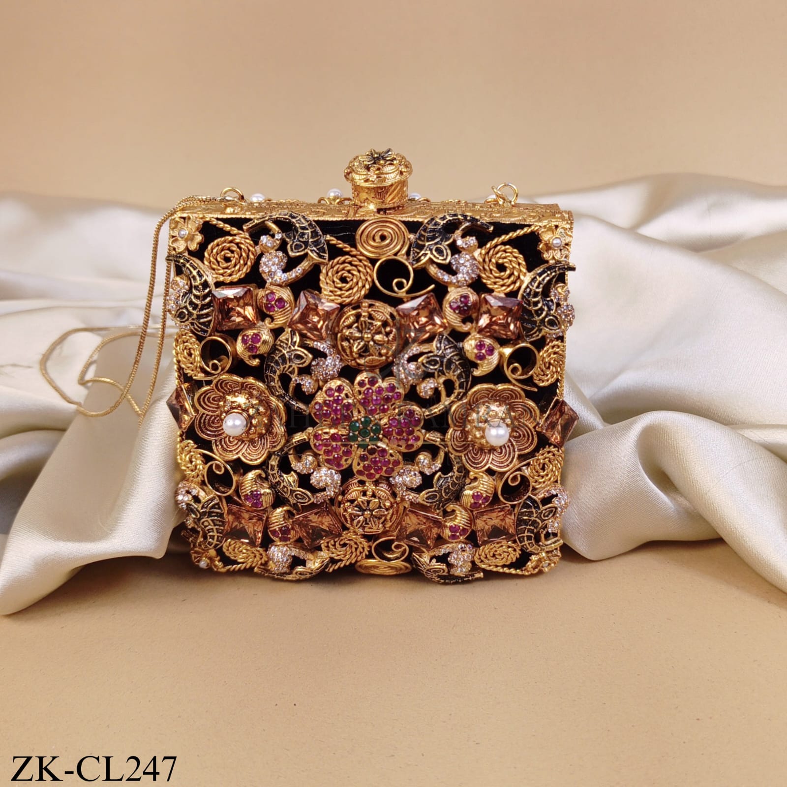 ANTIQUE ORNATE FLORAL CLASP CLUTCH