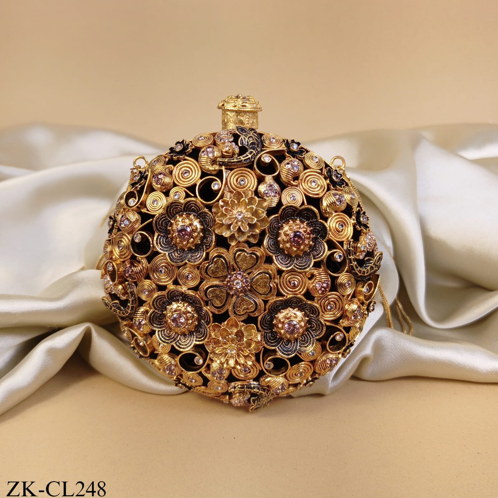 EMERALD FLORAL MOTIF WIREWORK ROUND CLUTCH