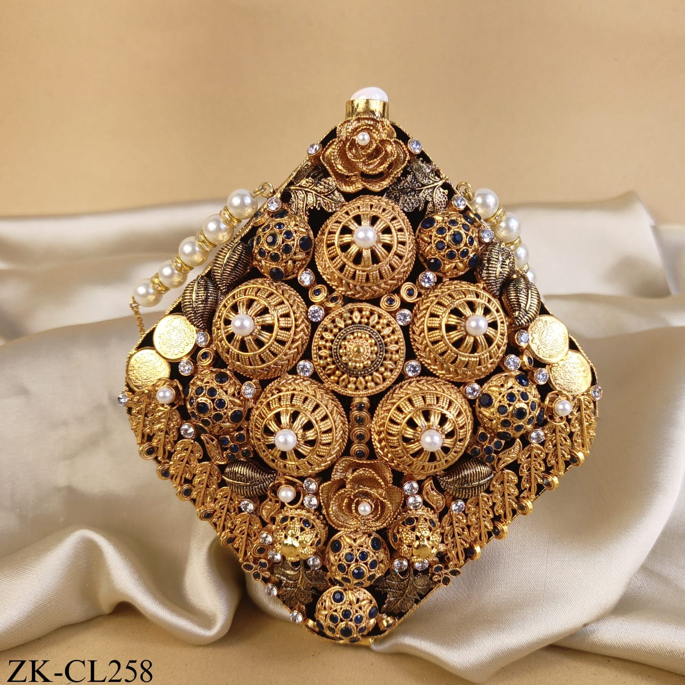 ANTIQUE ROUND CUTWORKS SAPPHIRE CLUTCH