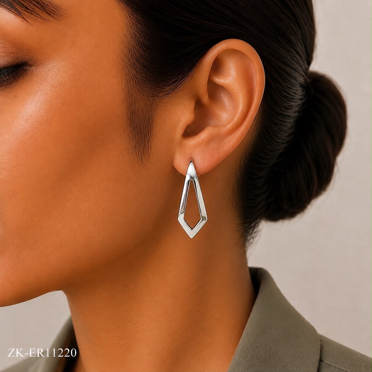 925 VIBE DAGGER STUDS