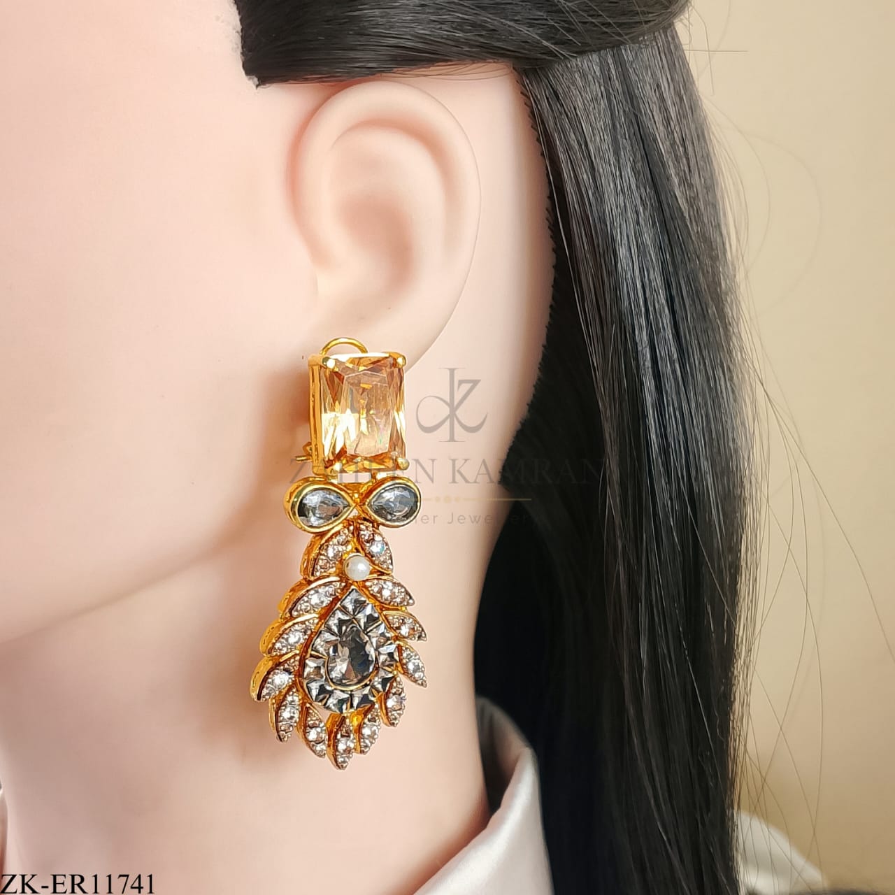 CHAMPAGNE EARRINGS