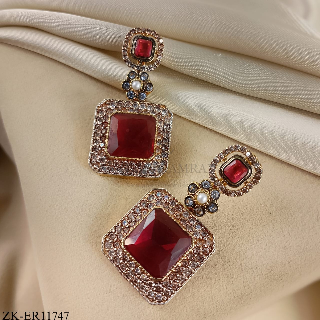 GARNET FLORA EARRINGS