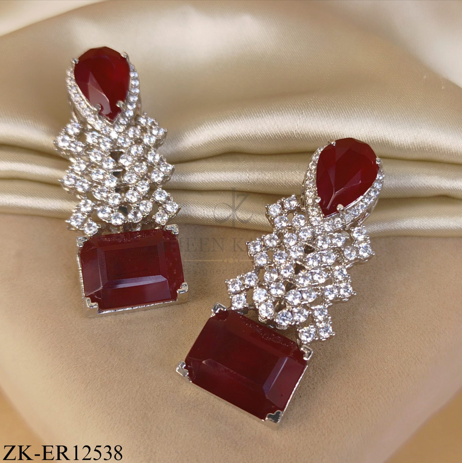 SILVER PEAR RED TOP WITH SQUARE RED EARRINGS