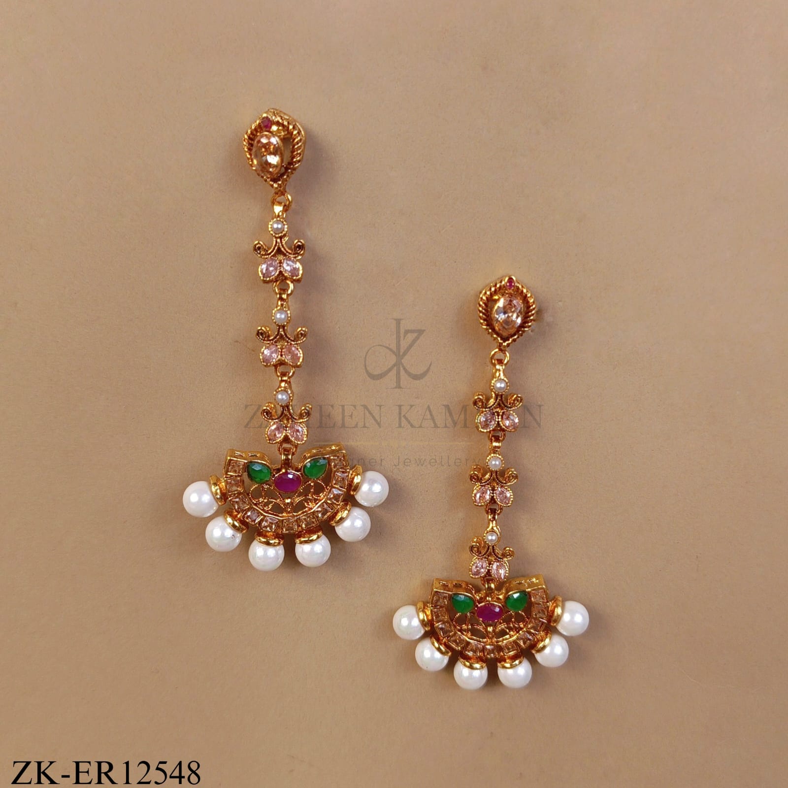 FLORAL CHAIN WITH EMERALD EARRINGS