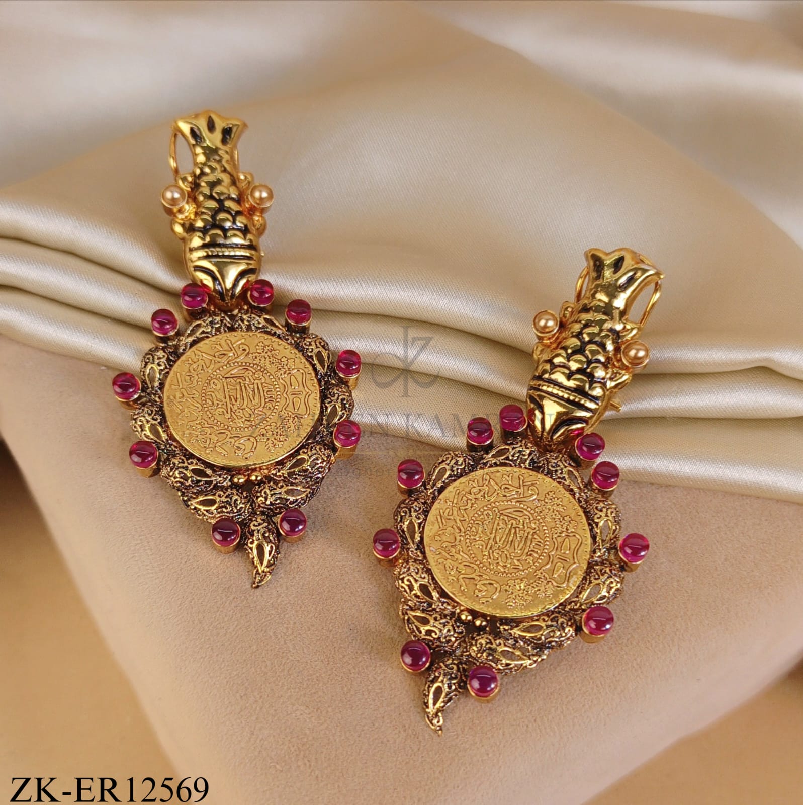 RUBY COIN CENTRE EARRINGS WITH FISH MOTIF