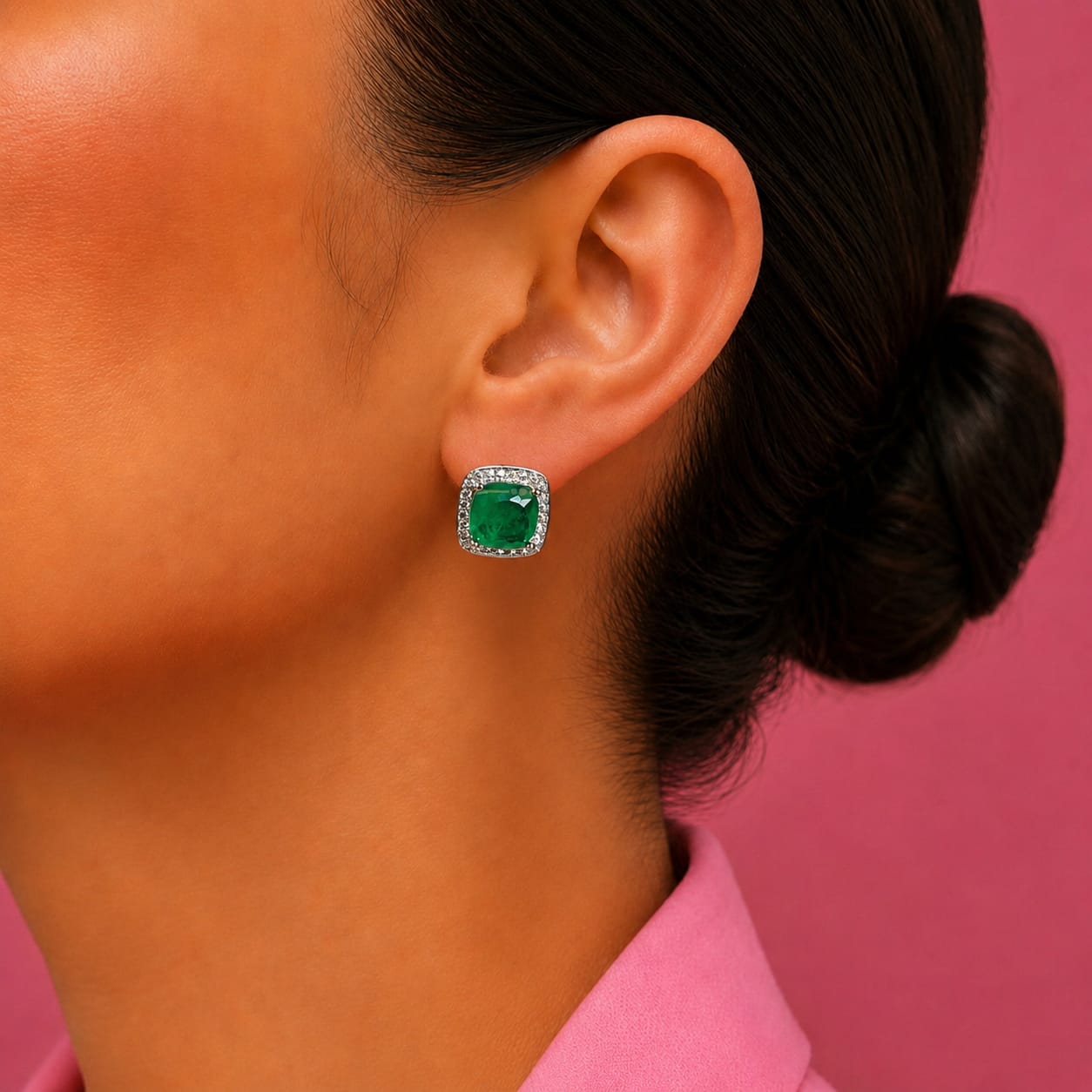 EMERALD SQUARE STUD EARRINGS