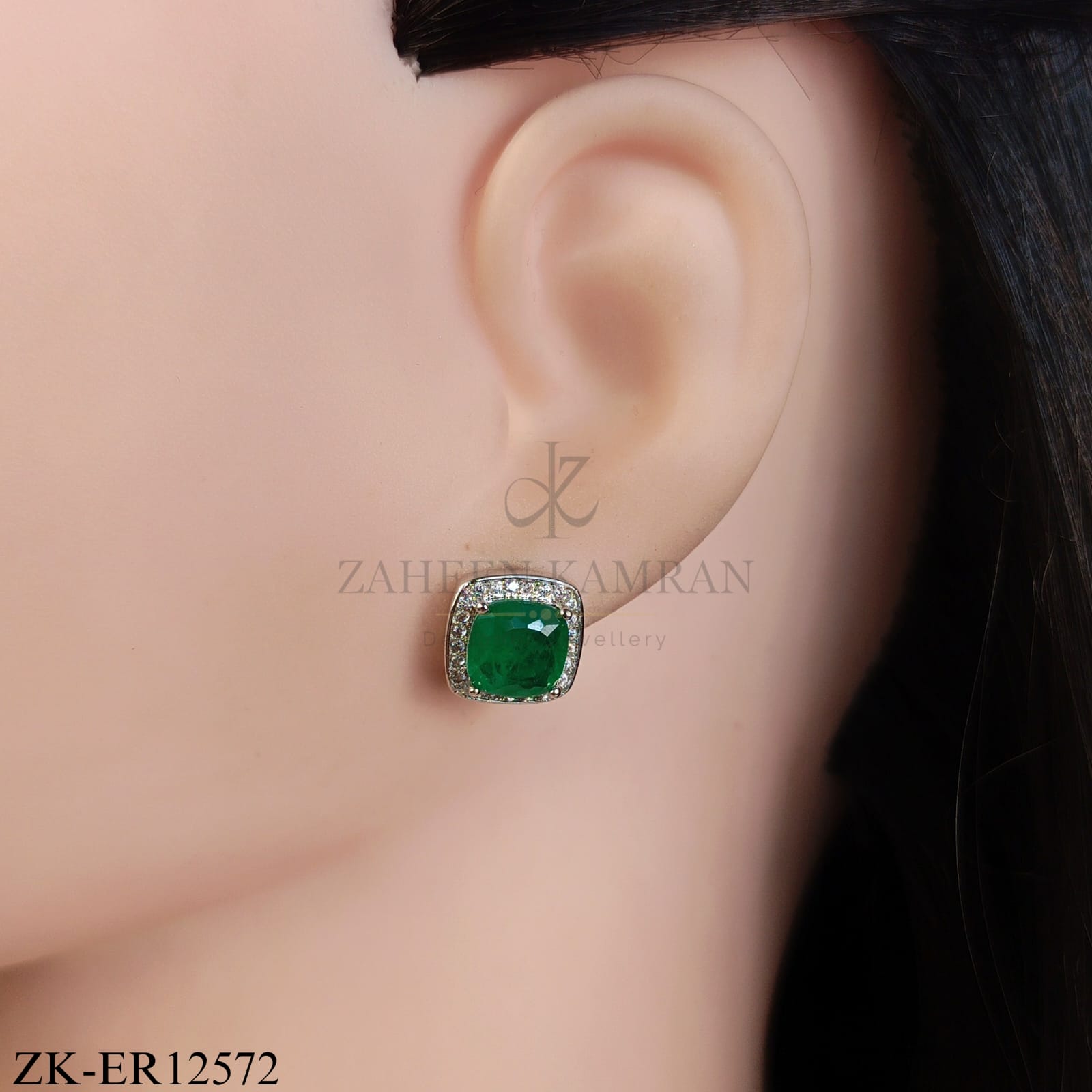 EMERALD SQUARE STUD EARRINGS
