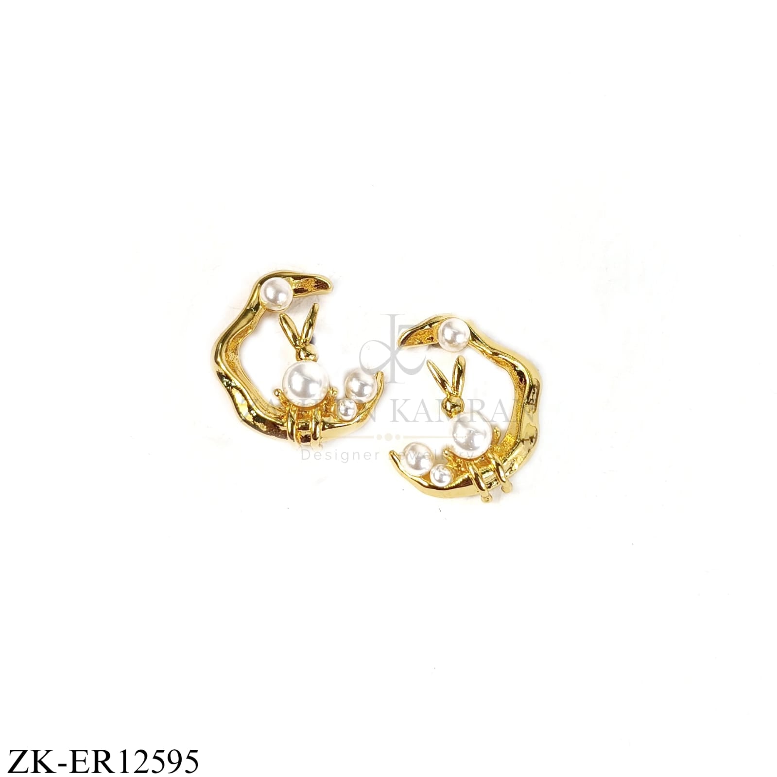 WAVY C SHAPE PEARLS EARRINGS