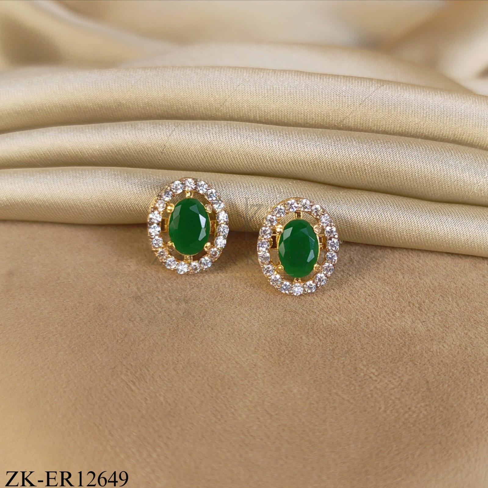 GOLDEN EMERALD OVATE EARRINGS