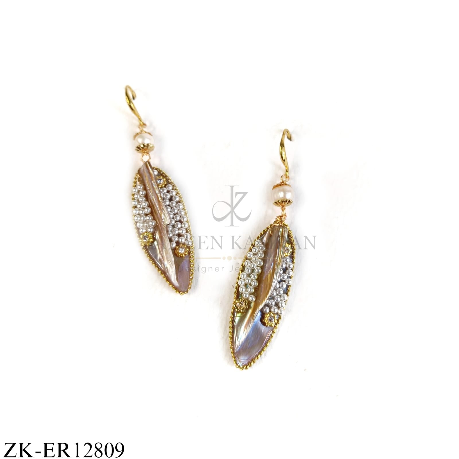 GOLD TONE SHELL CENTRE WITH PEARLS EARRINGS