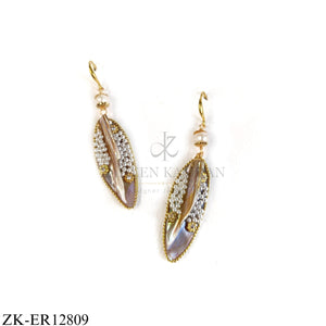 GOLD TONE SHELL CENTRE WITH PEARLS EARRINGS