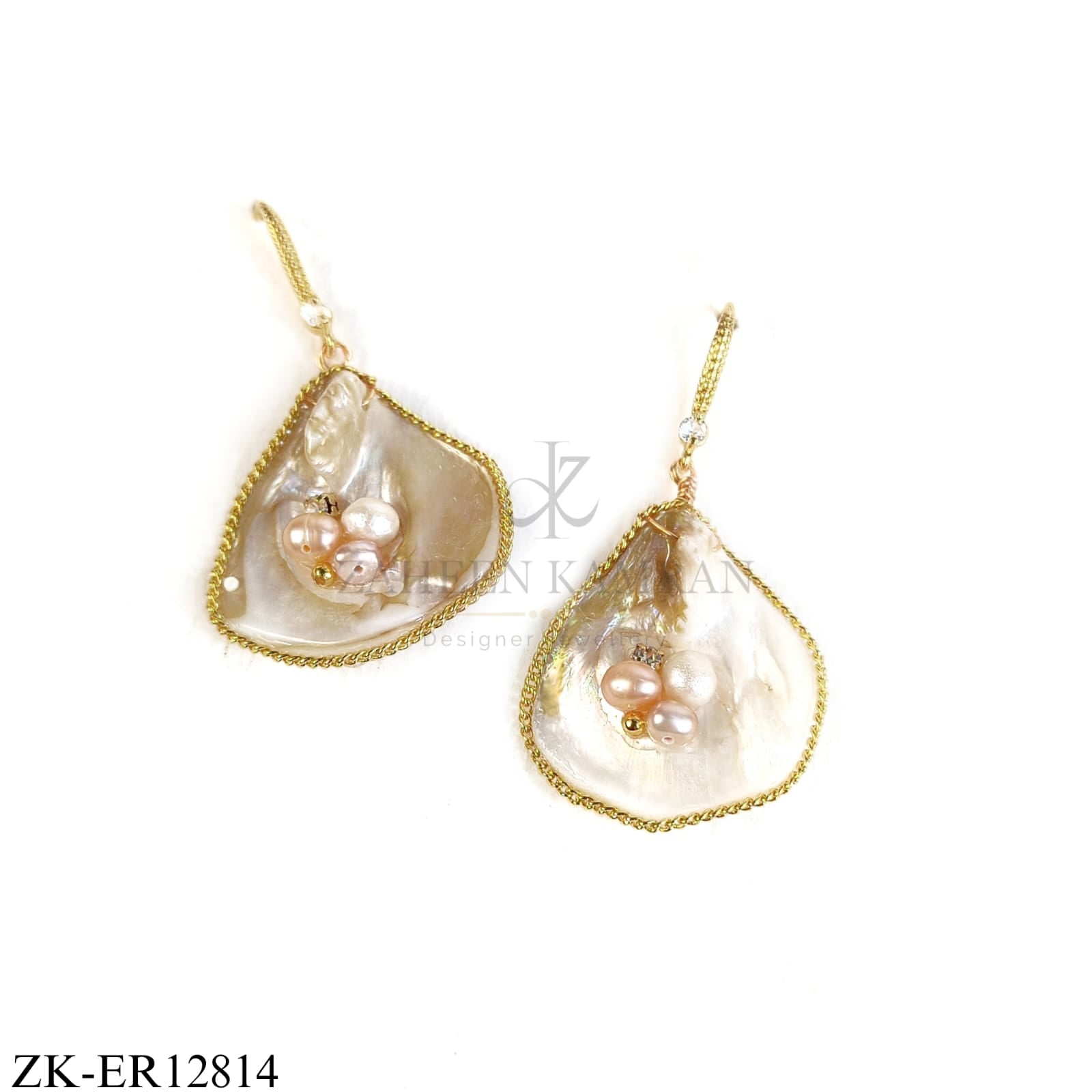 GOLD SHELL EARRINGS WITH PEARLS CLUSTER