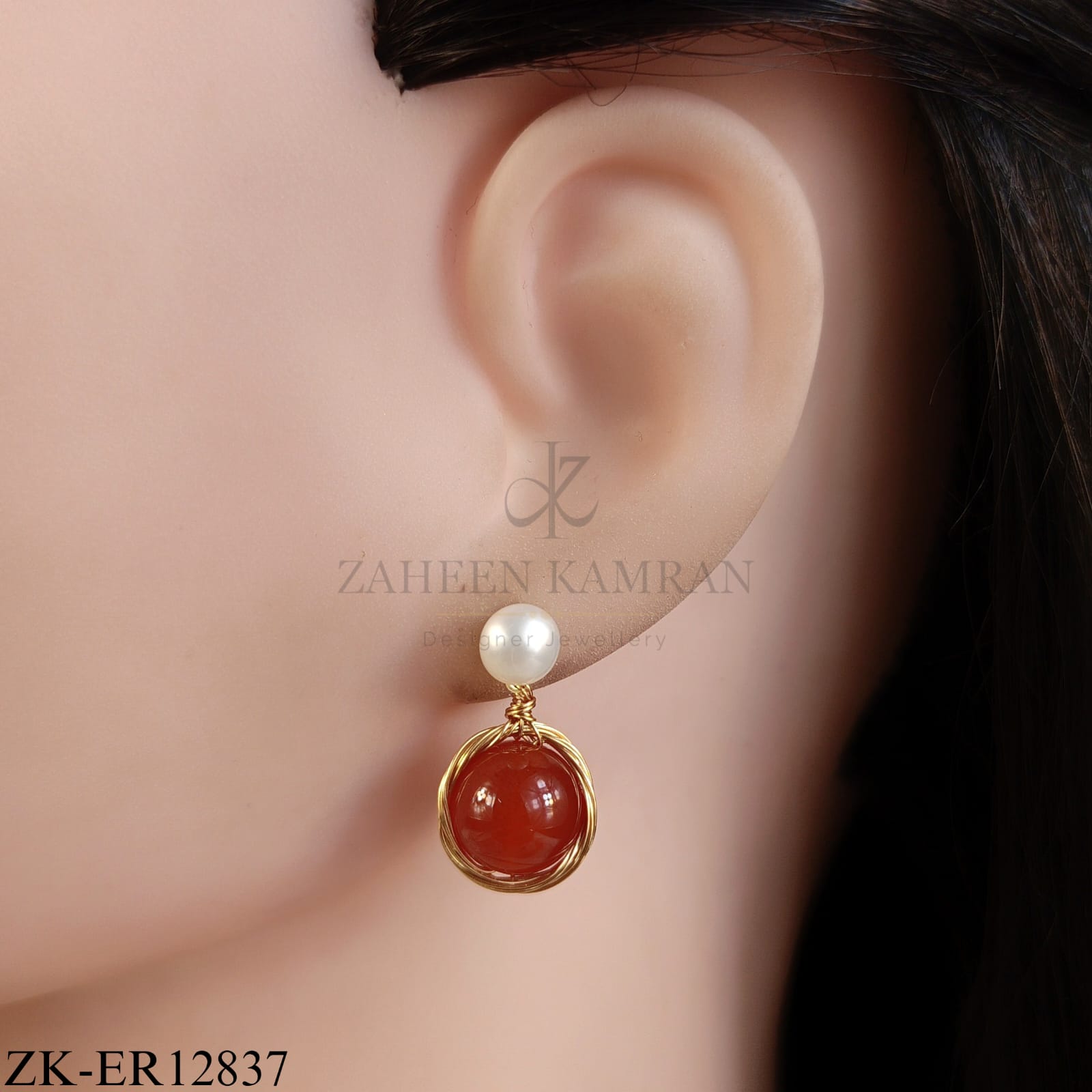 GOLD TONE DEEP RUBY EARRINGS